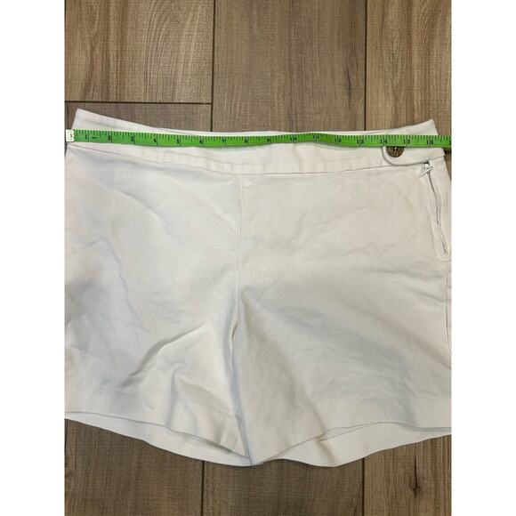 Lilly Pulitzer Women’s Alessi Stretch Short Resort White Size 6 - Picture 2 of 7